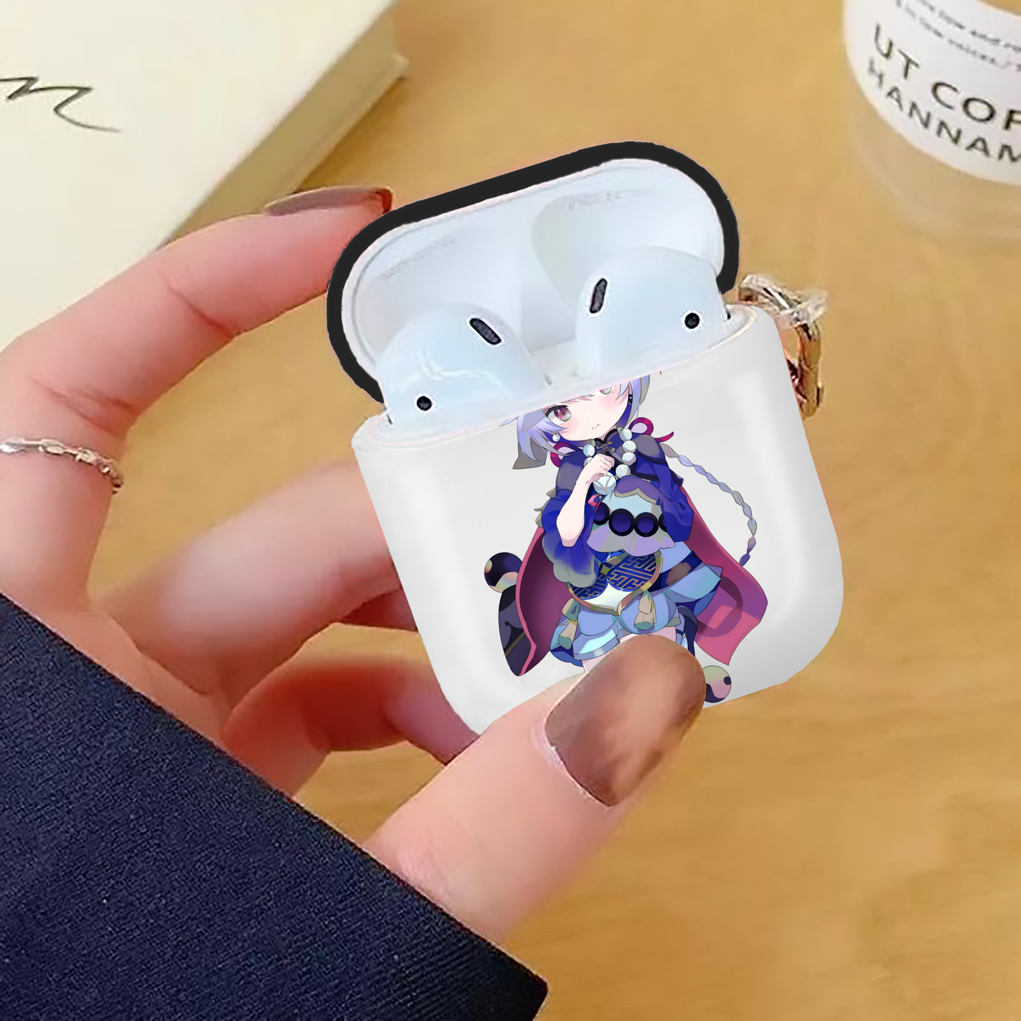 げんし神 七七 なな  genshin Nana AirPods 第2世代保護ケース ハードシェル ブラック 耐衝撃・防指紋・カラビナ付き