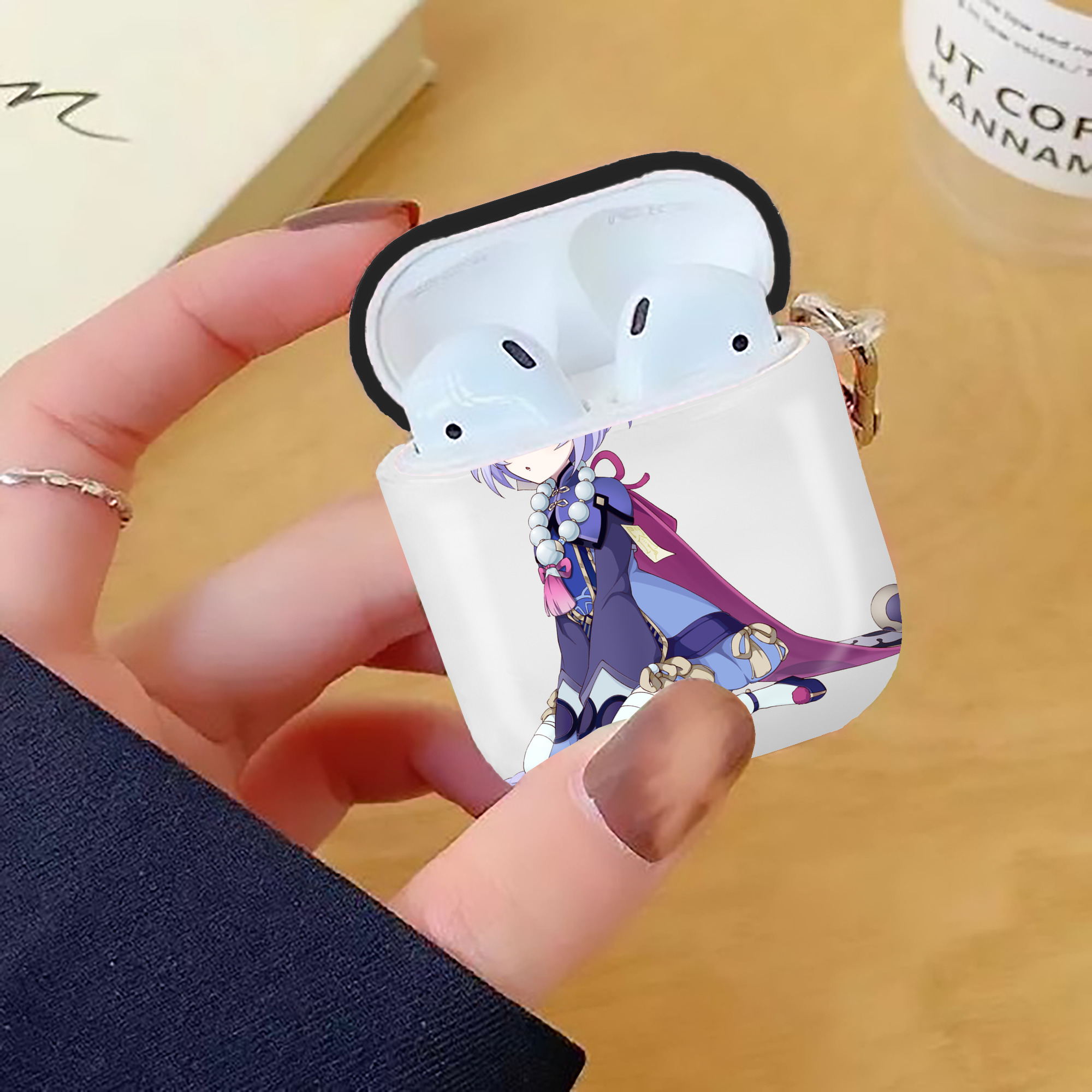 げんし神 七七 なな  genshin Nana AirPods 第2世代保護ケース ハードシェル ブラック 耐衝撃・防指紋・カラビナ付き