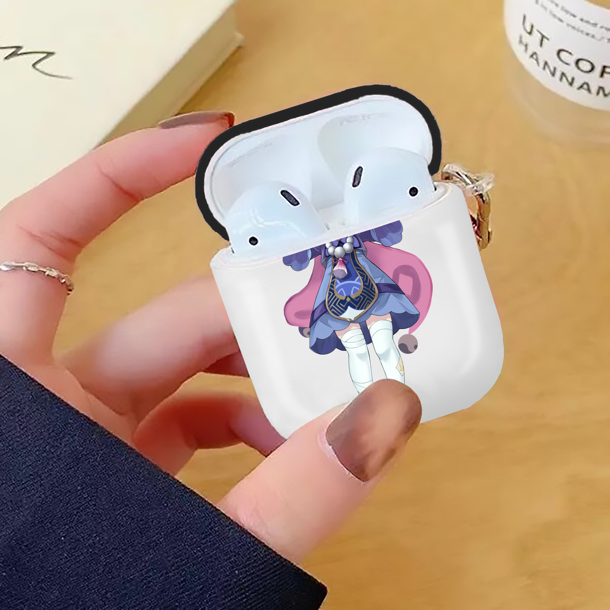 げんし神 七七 なな  genshin Nana AirPods 第2世代保護ケース ハードシェル ブラック 耐衝撃・防指紋・カラビナ付き