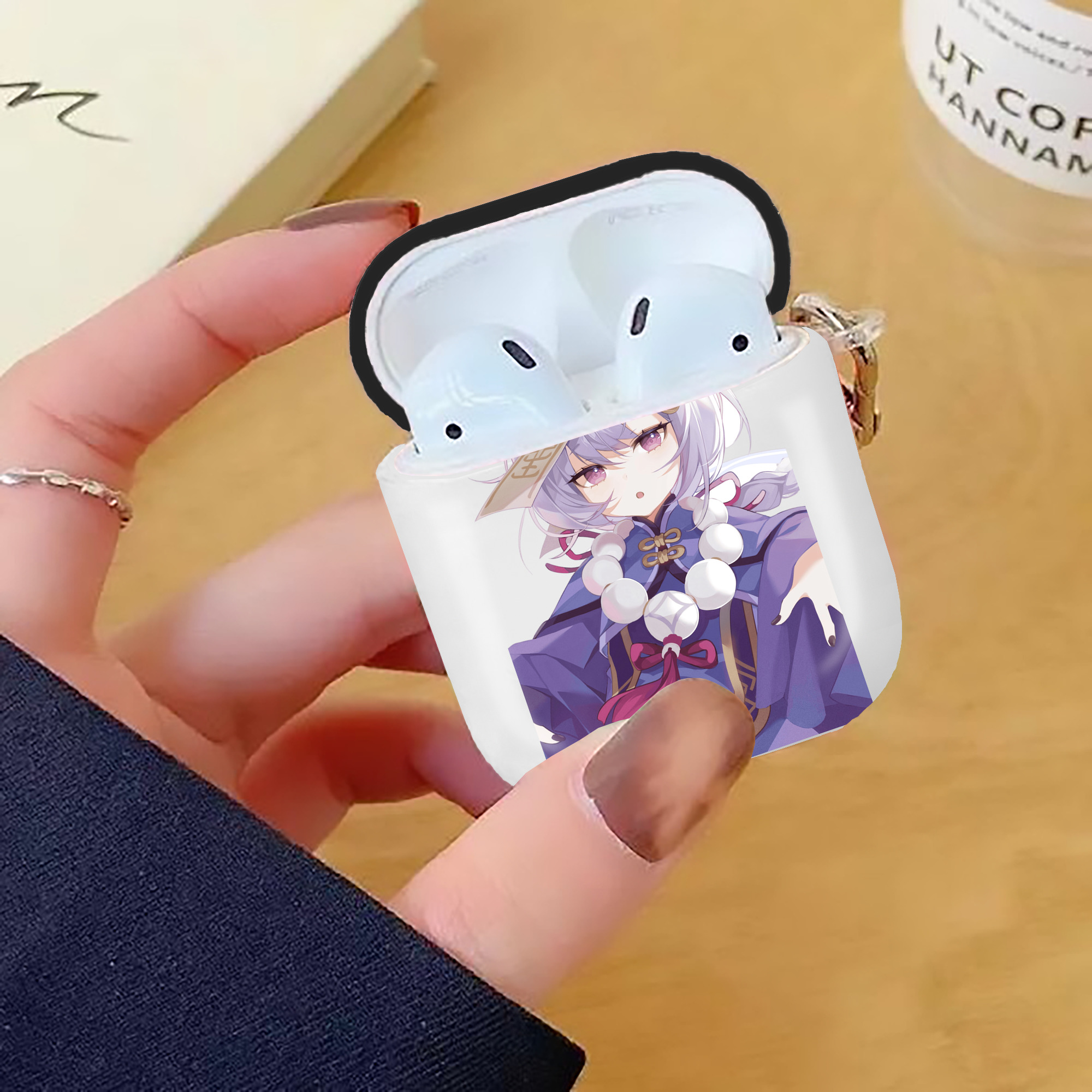 げんし神 七七 なな  genshin Nana AirPods 第2世代保護ケース ハードシェル ブラック 耐衝撃・防指紋・カラビナ付き