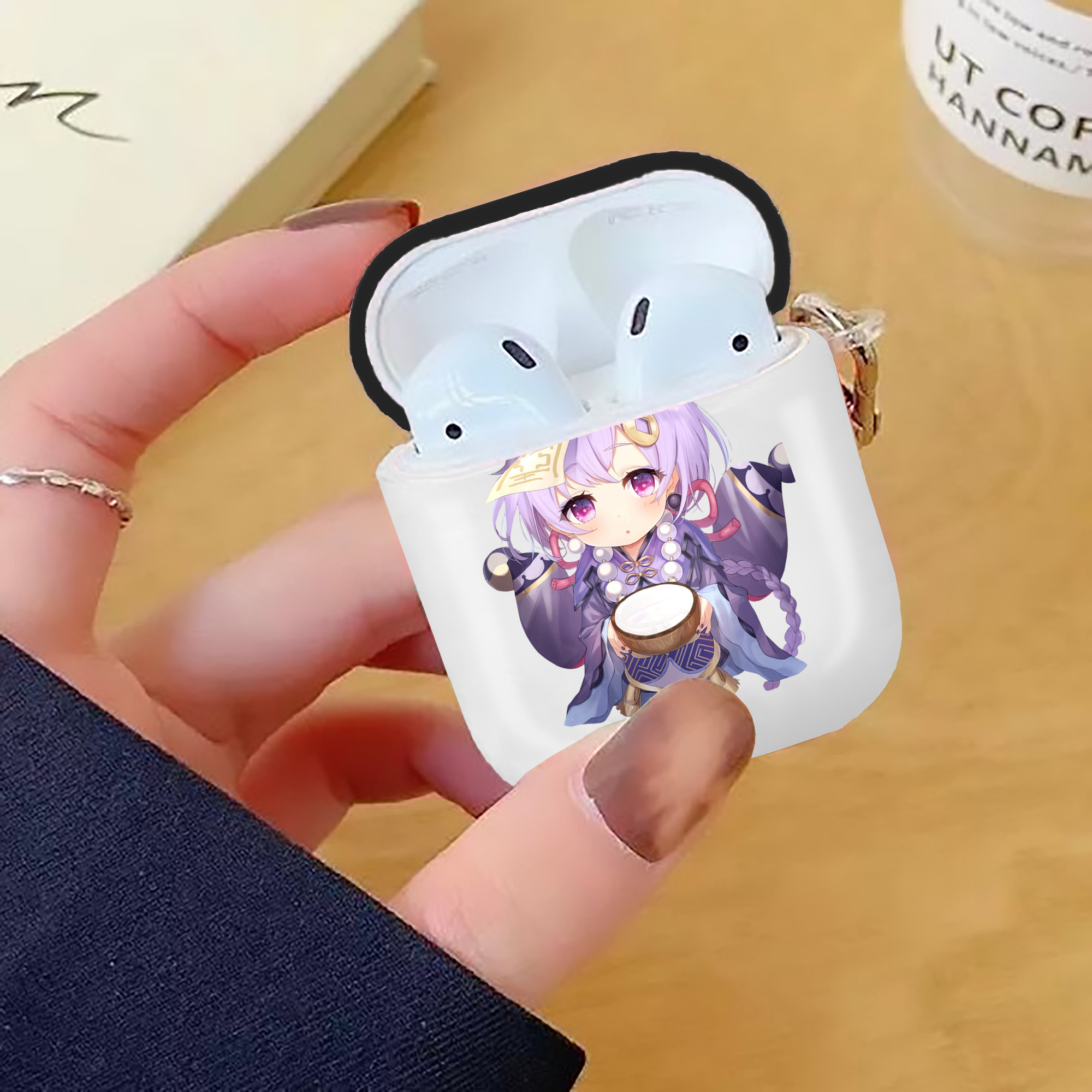 げんし神 七七 なな  genshin Nana AirPods 第2世代保護ケース ハードシェル ブラック 耐衝撃・防指紋・カラビナ付き